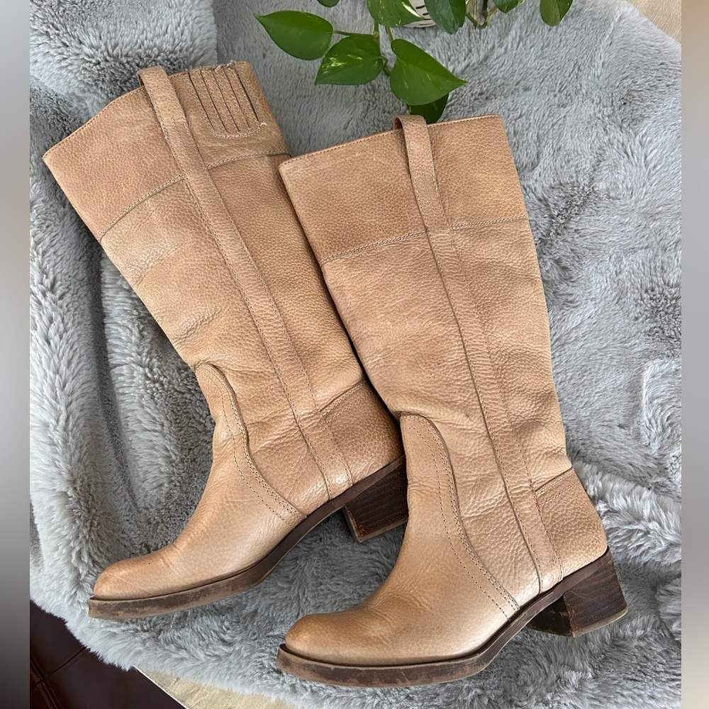 Y2K vintage camel leather knee-high western campus style boots size 6.5